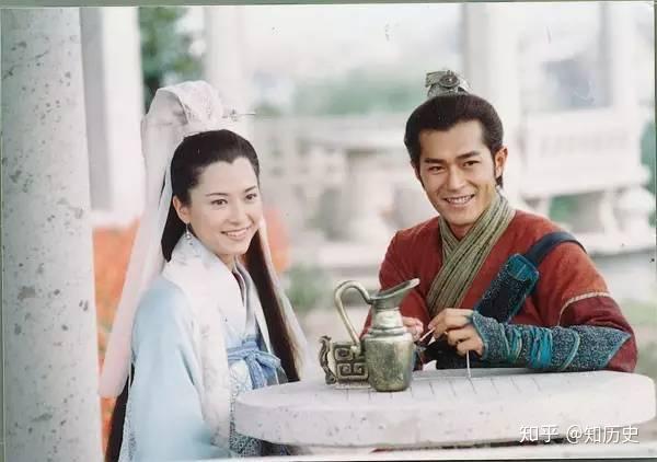 君果然听了李园的建议,将他妹妹送到了楚王身边,最终成为了楚王王后