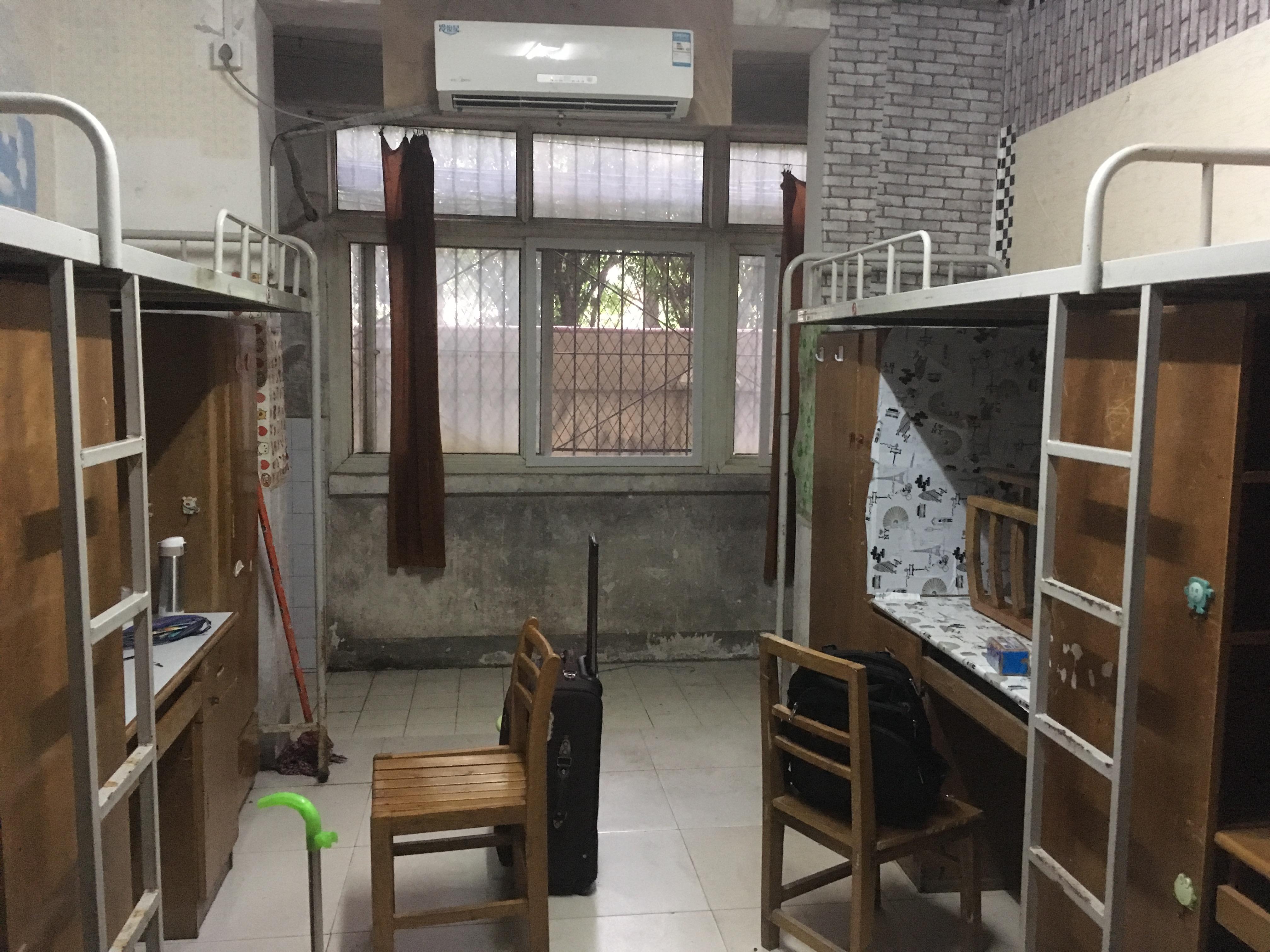 武大三环学生公寓:丢失的行李与人心