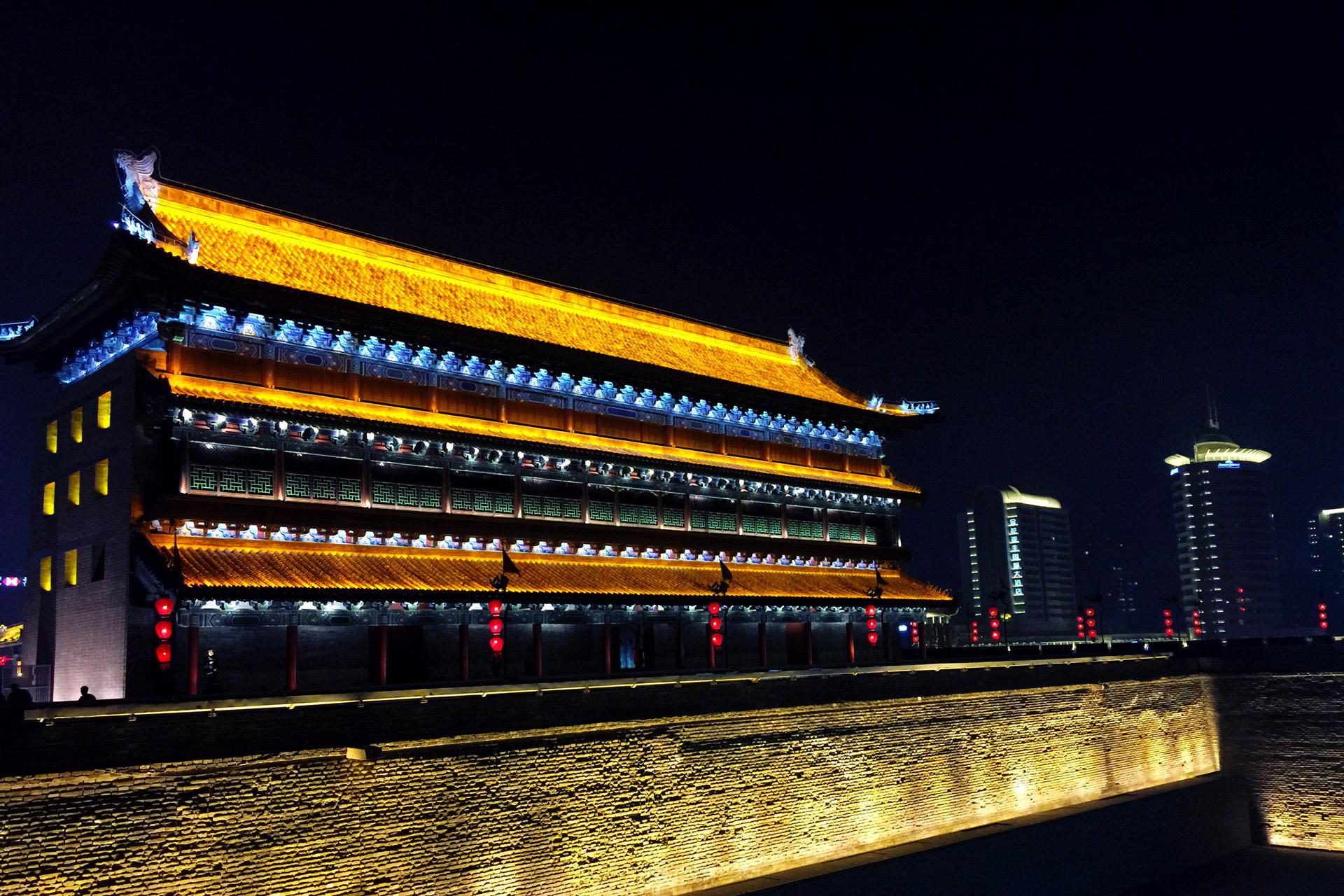 城墙与护城河夜景大唐芙蓉园紫云楼紫云楼夜景鼓楼中国唐苑汉长安城