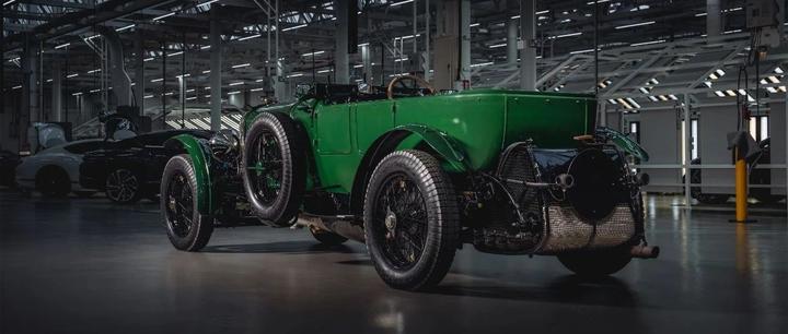 宾利Speed Six Continuation和欧陆GTC将在Retromobile经典车展上亮相 - 知乎