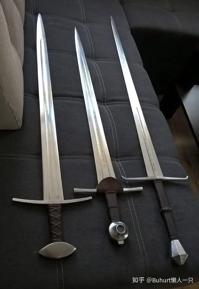 有喜欢冷兵器的大神解释一下长剑重剑单手剑双手剑的区别吗