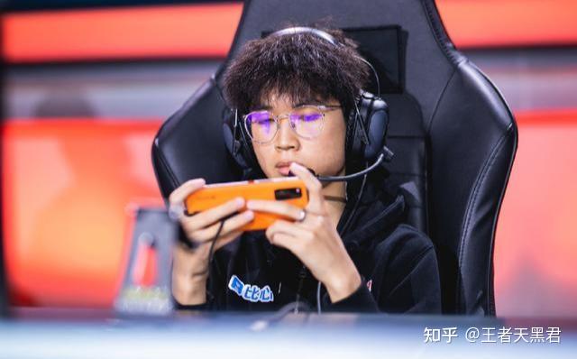 dyg久诚冬冠肯定不上场去治皮肤恢复期很长转会期去向未知