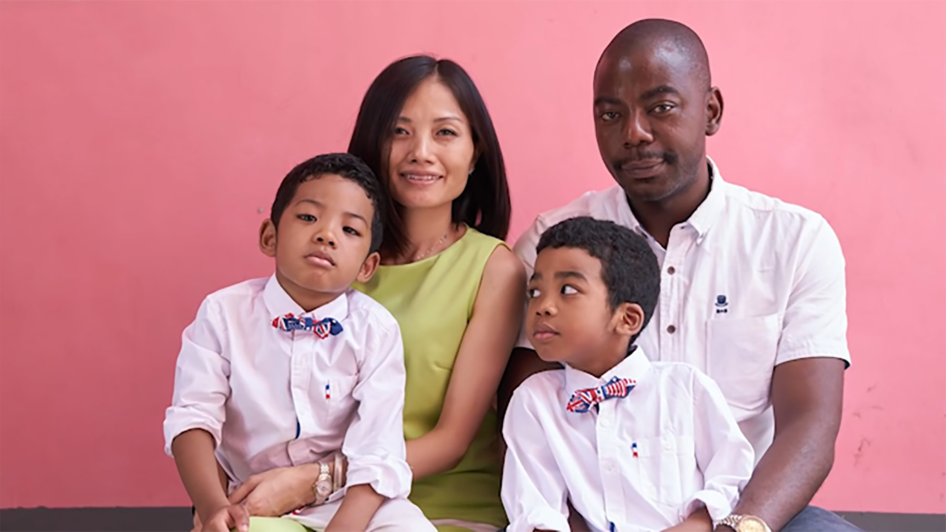 广州女孩嫁给黑人,生活中处处遭人歧视,纪录片《非洲人在广州》