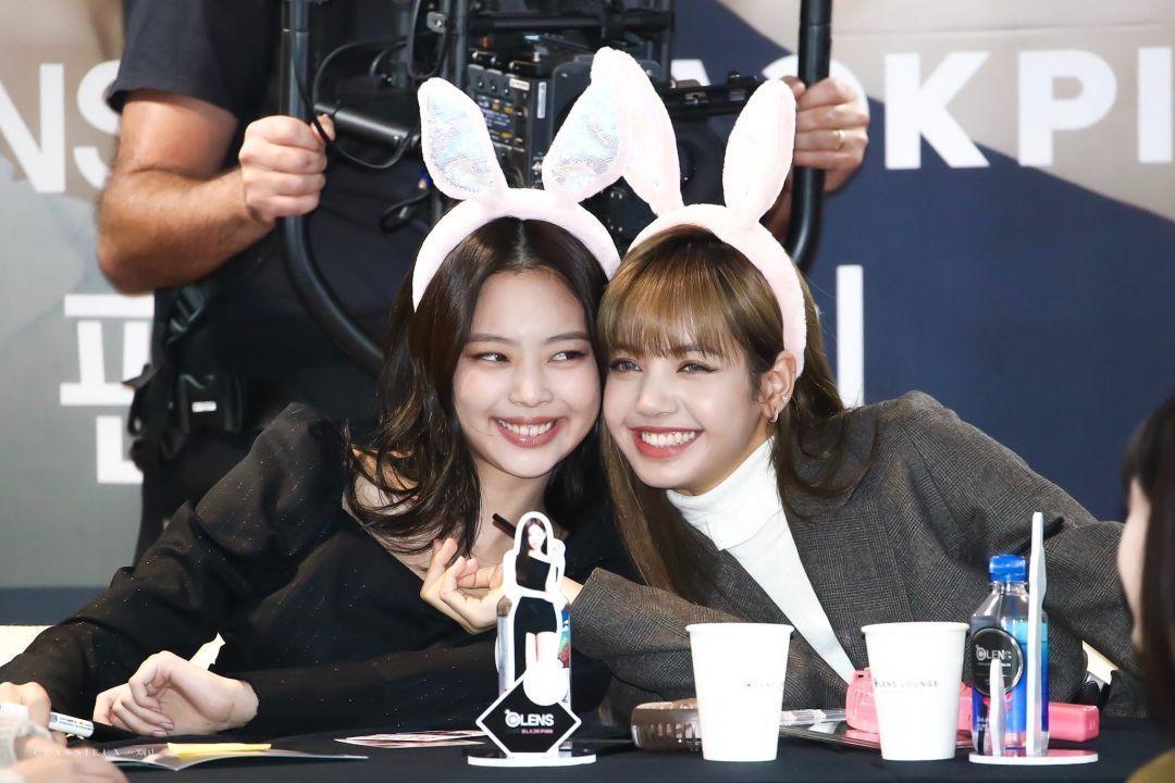 金智妮在lisa被种族歧视的时候为lisa站出来公开发声金智妮被造谣霸凌