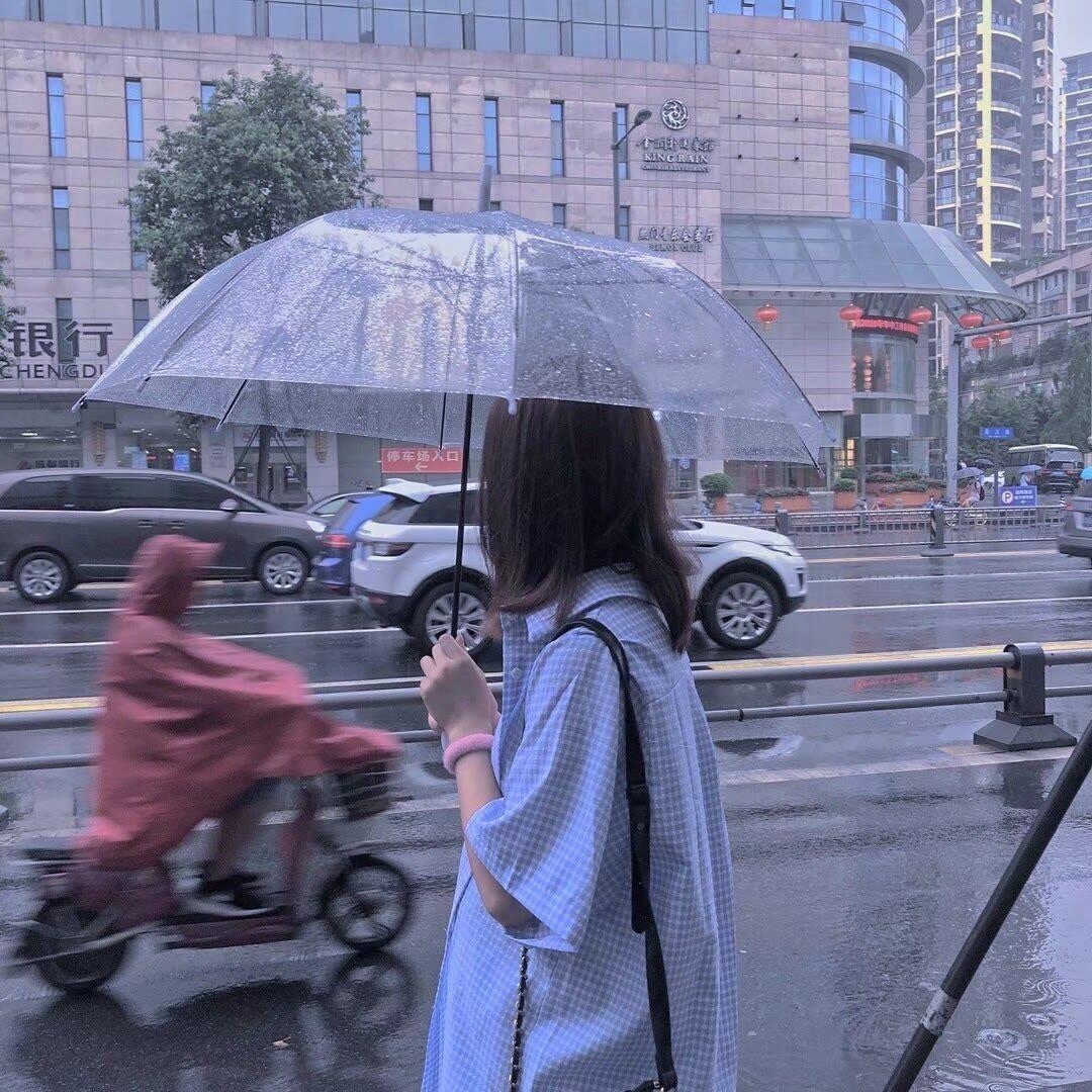 有没有蓝色系好看头像女生的那种真人的