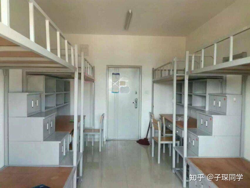 请问山西大学令德的新式六人间是什么样的