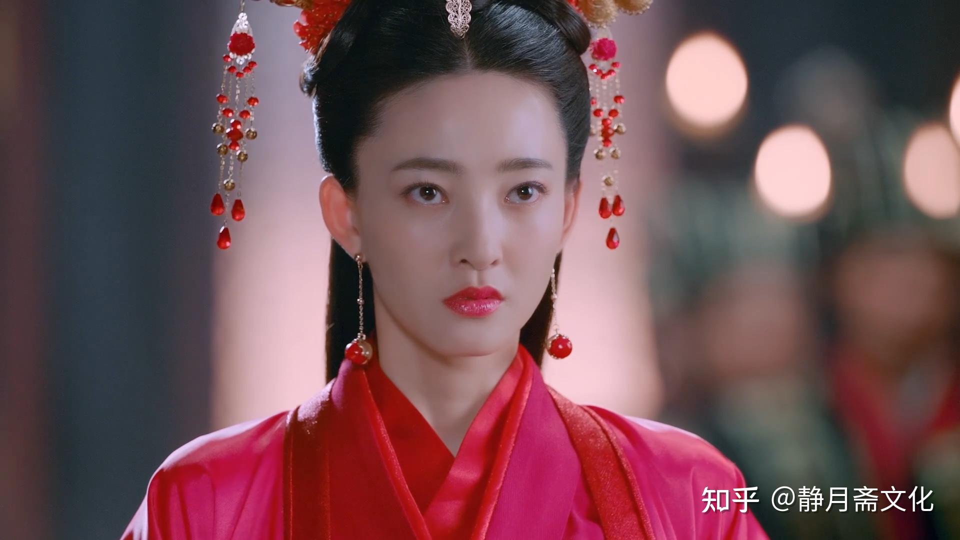 民间故事绣娘教小姐刺绣夜里伴她同睡忽变黑猴小姐遭玷污