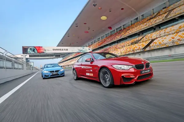卖轮胎的米其林餐厅 与卖 驾趣 的bmw精英驾驶体系 知乎