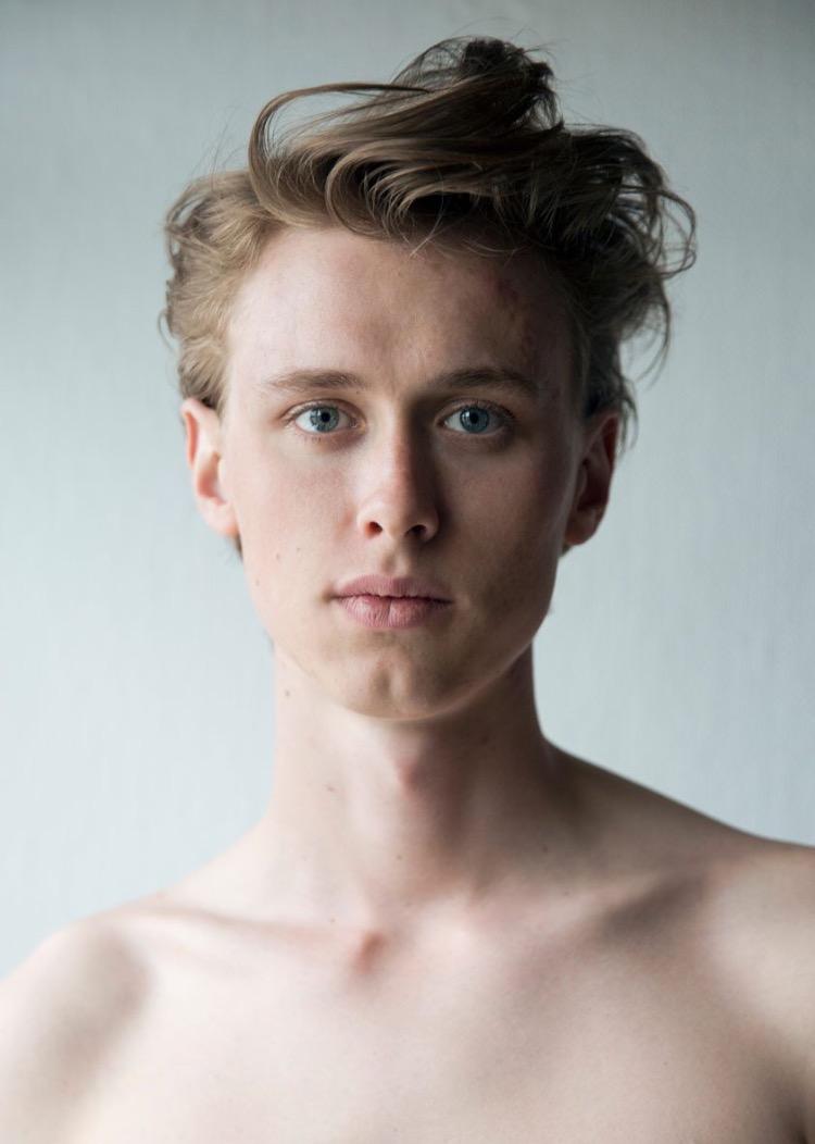 想要北欧小哥哥henrikholm高清大图