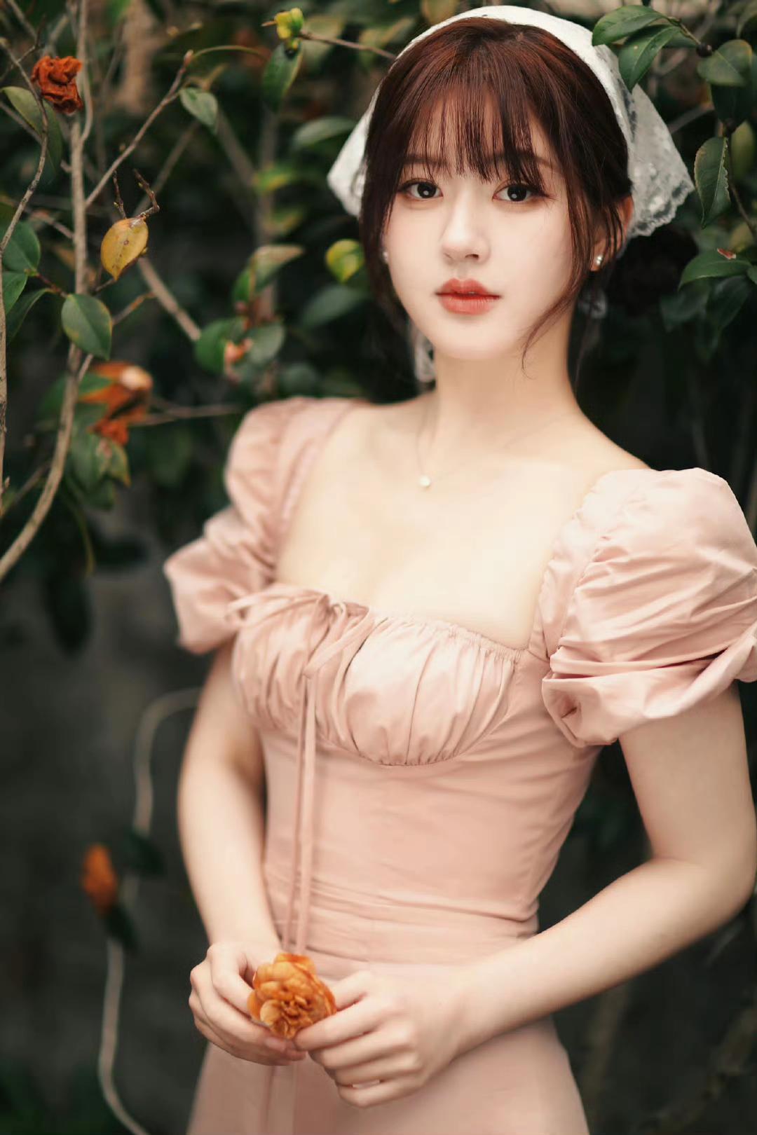 95后五大流量小花鞠婧祎虞书欣杨超越赵露思和白鹿谁的演技最好谁的