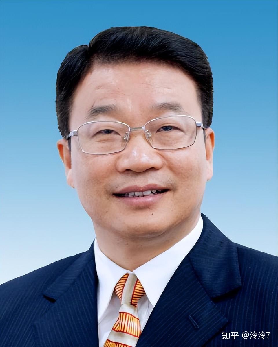 重庆市委现任常务委员会委员简介警备区司令员王燕崎任常委