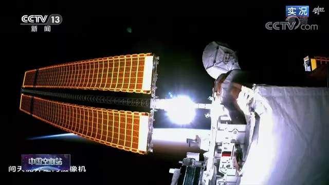 问天实验舱开工，一对大太阳翼开始转动，中国空间站是风力发电？ - 知乎