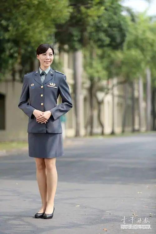 为什么台军女兵着军装要穿高跟鞋
