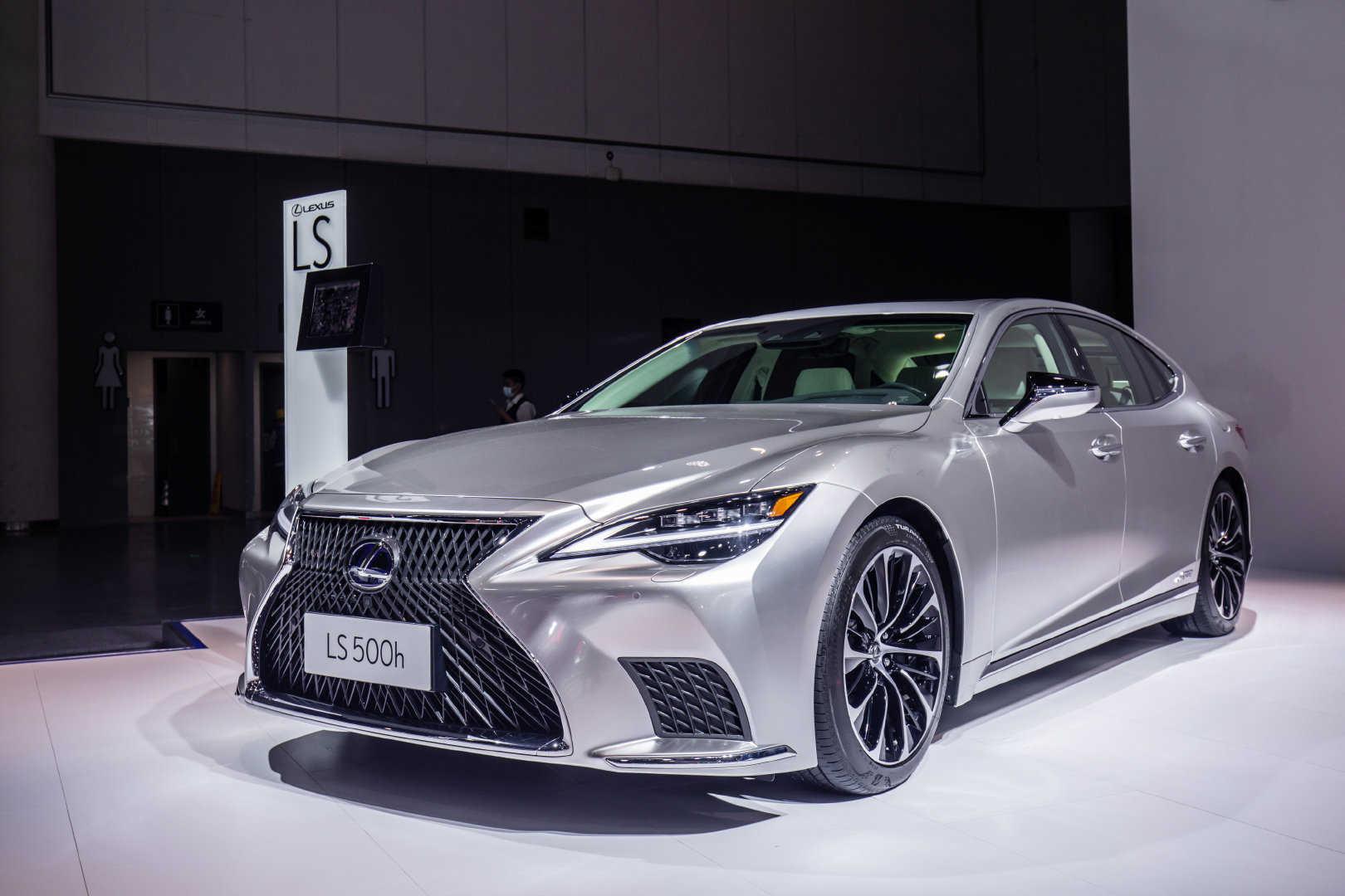 新雷克萨斯lsl驭世从容随心而行