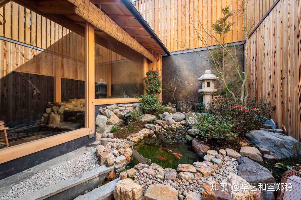 这里推出一些日式小庭院的实拍,希望可以给你的院子更多美好的选择