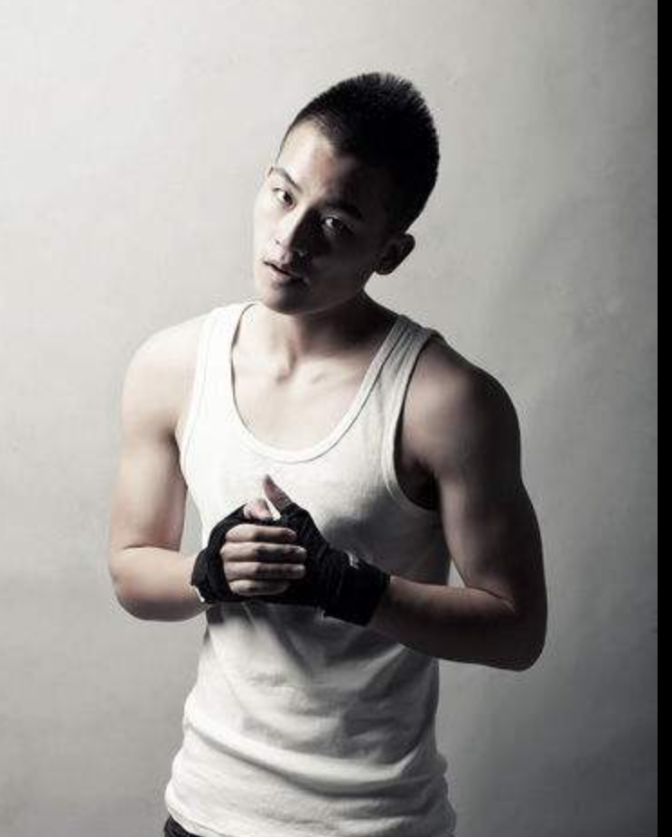 从《烈火英雄》到《中国机长》再到《我和我的祖国》,欧豪杜江的资源