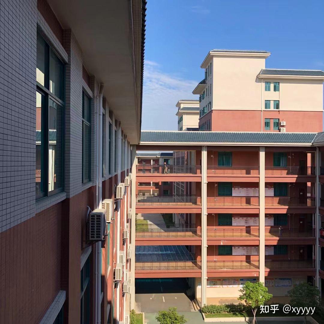 罗定培献中学怎么样?想去那里复读,有没有人说说情况?