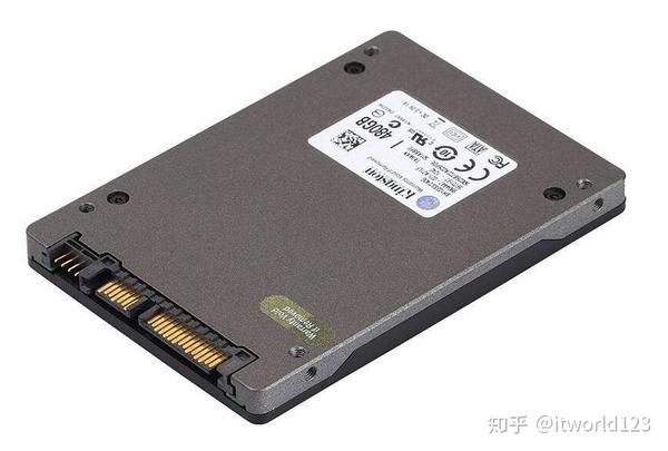 一个m2的ssd, 基于pcie接口,通信协议是nvme