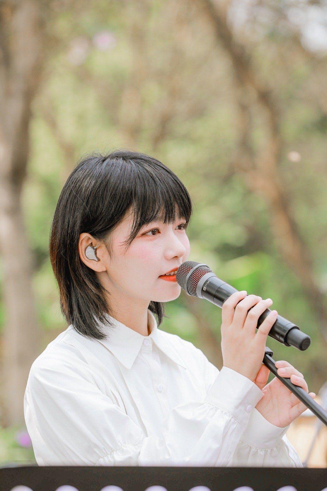 请给我房东的猫的高清无水印图好吗