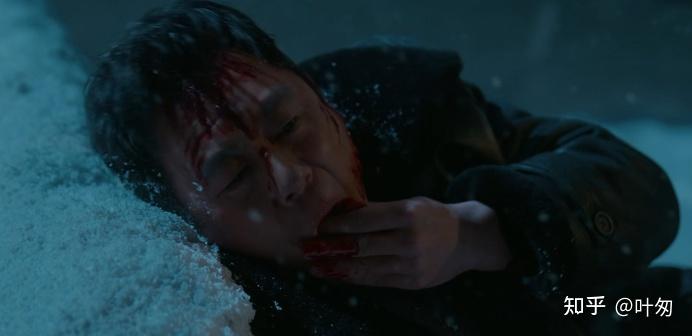 《悬崖之上》为什么楚良不直接服毒,反而要向周乙开枪?