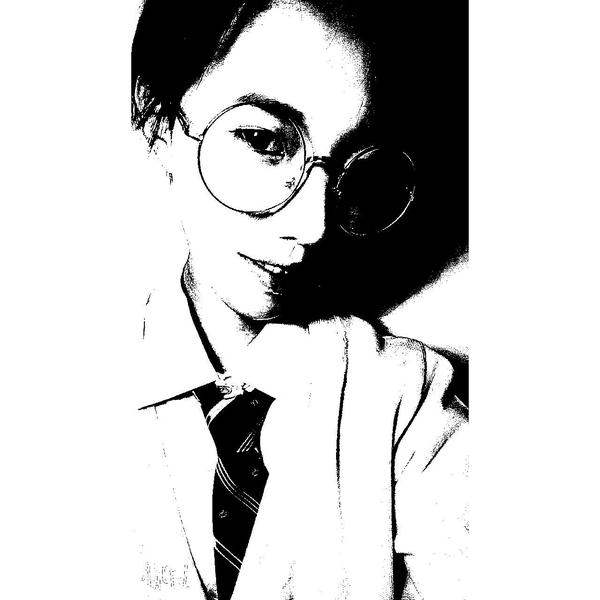 短发戴眼镜又特别美或特别帅的女生是一种什么体验?