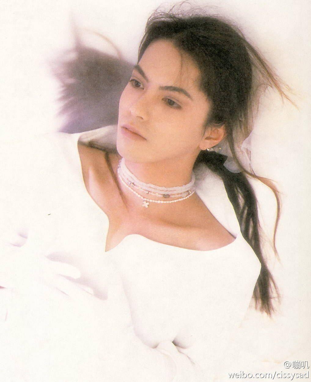 如何评价彩虹乐队主唱hyde的颜