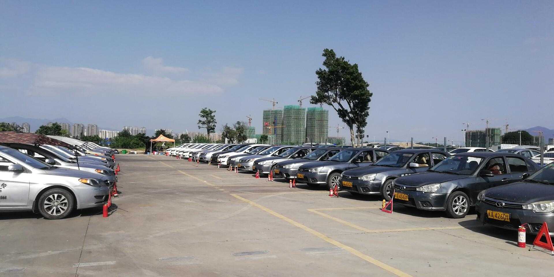 台江万达附近驾校哪家好