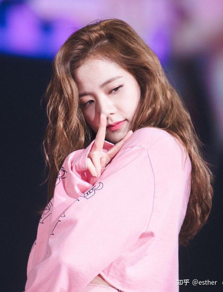 blackpink每位成员的标志性拍照姿势都是什么