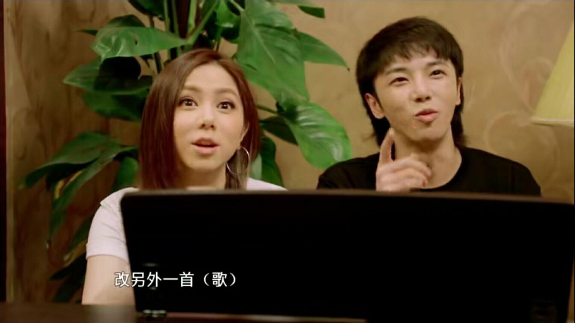 如何看待华晨宇邓紫棋合作的光年之外?