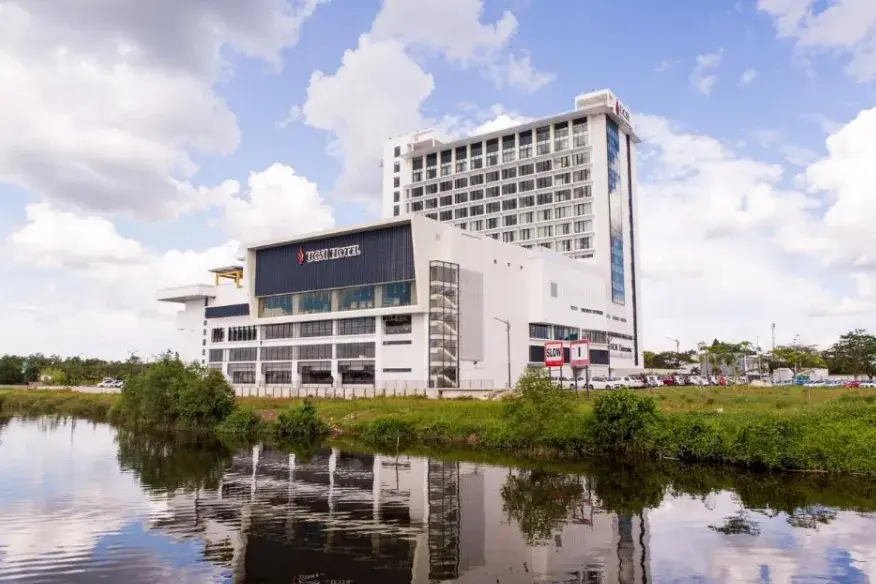 泰莱大学是马来西亚历史悠久及最杰出的私立综合大学,马来西亚学术