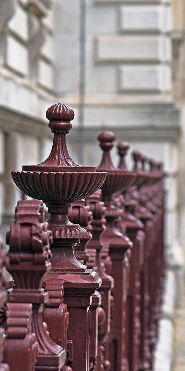 铁艺围栏多少钱一米