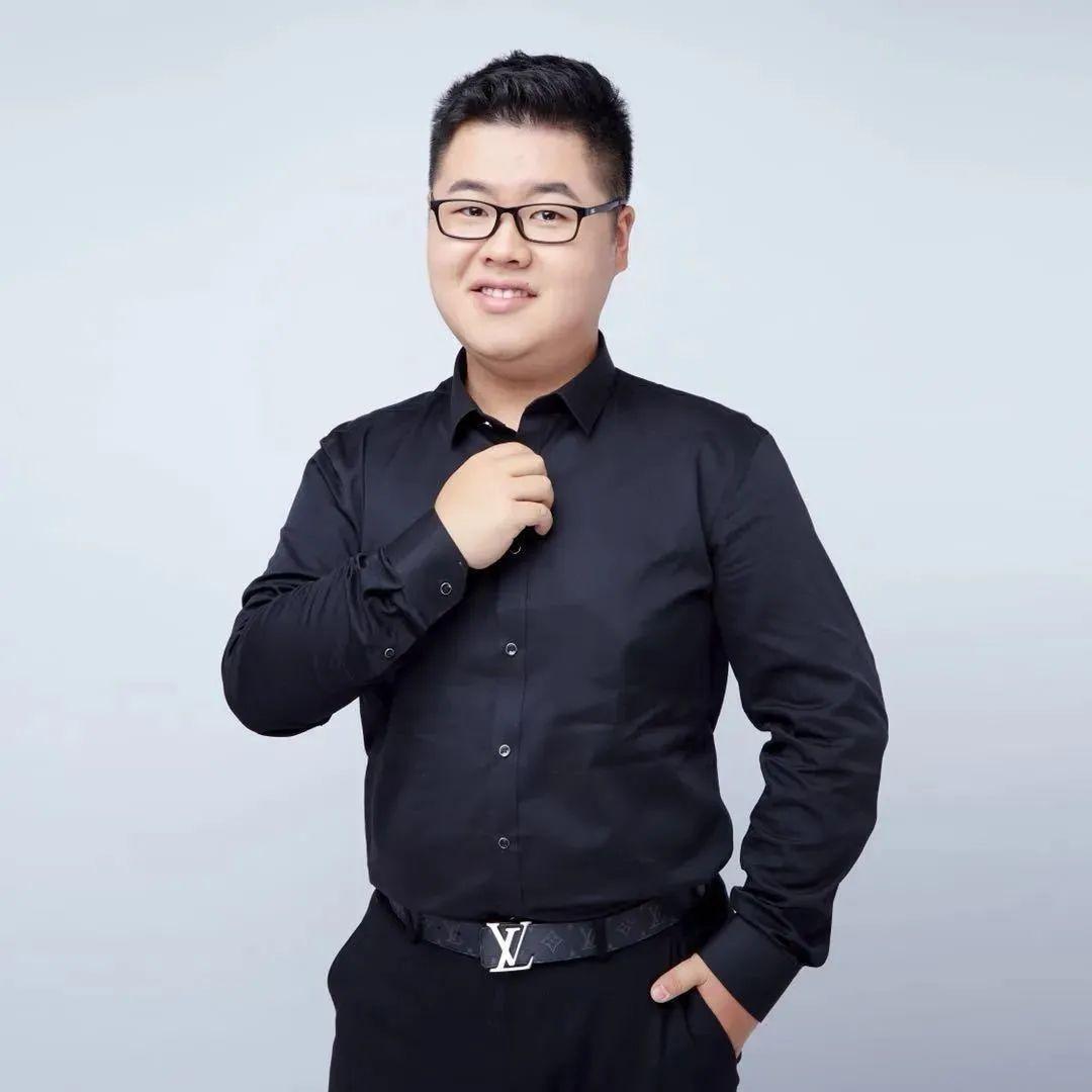 职业三段爱棋道张一鸣老师赵晗璐是爱棋道老学员,2019年1月至今在