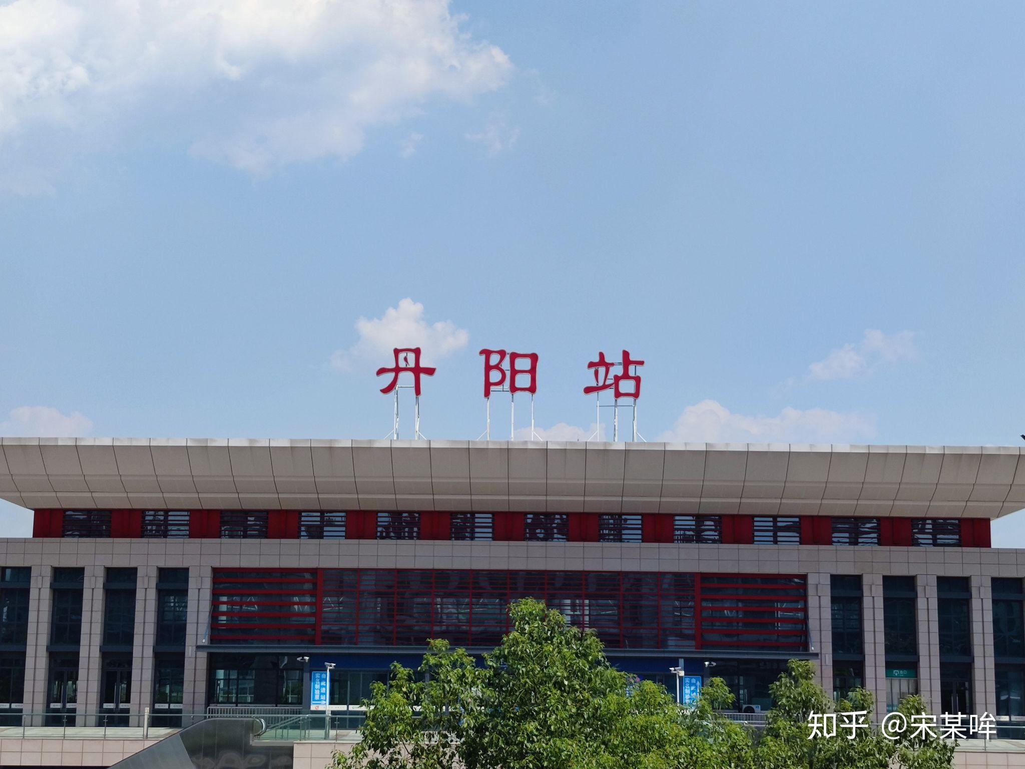 丹阳眼镜城本地学生实探这水也太深了