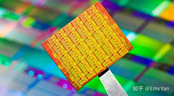 下图镊子里的就是die,是从晶圆(wafer)上扒拉下来的一个单元