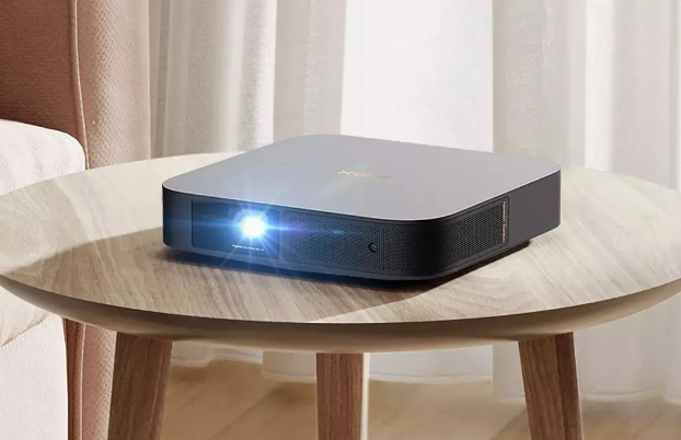 via 流明,是4k投影仪的扛把子级别,不愧是京东4k投影机榜热卖榜的第一