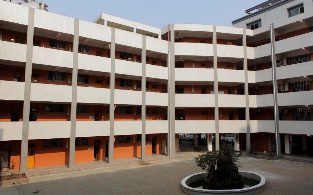 南岸区热门名校解读重庆市南坪中学