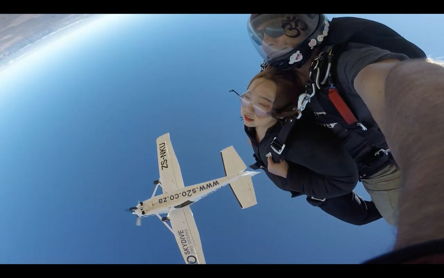 南非跳伞vlog 从英尺高空的飞机上跳下来什么感受 知乎