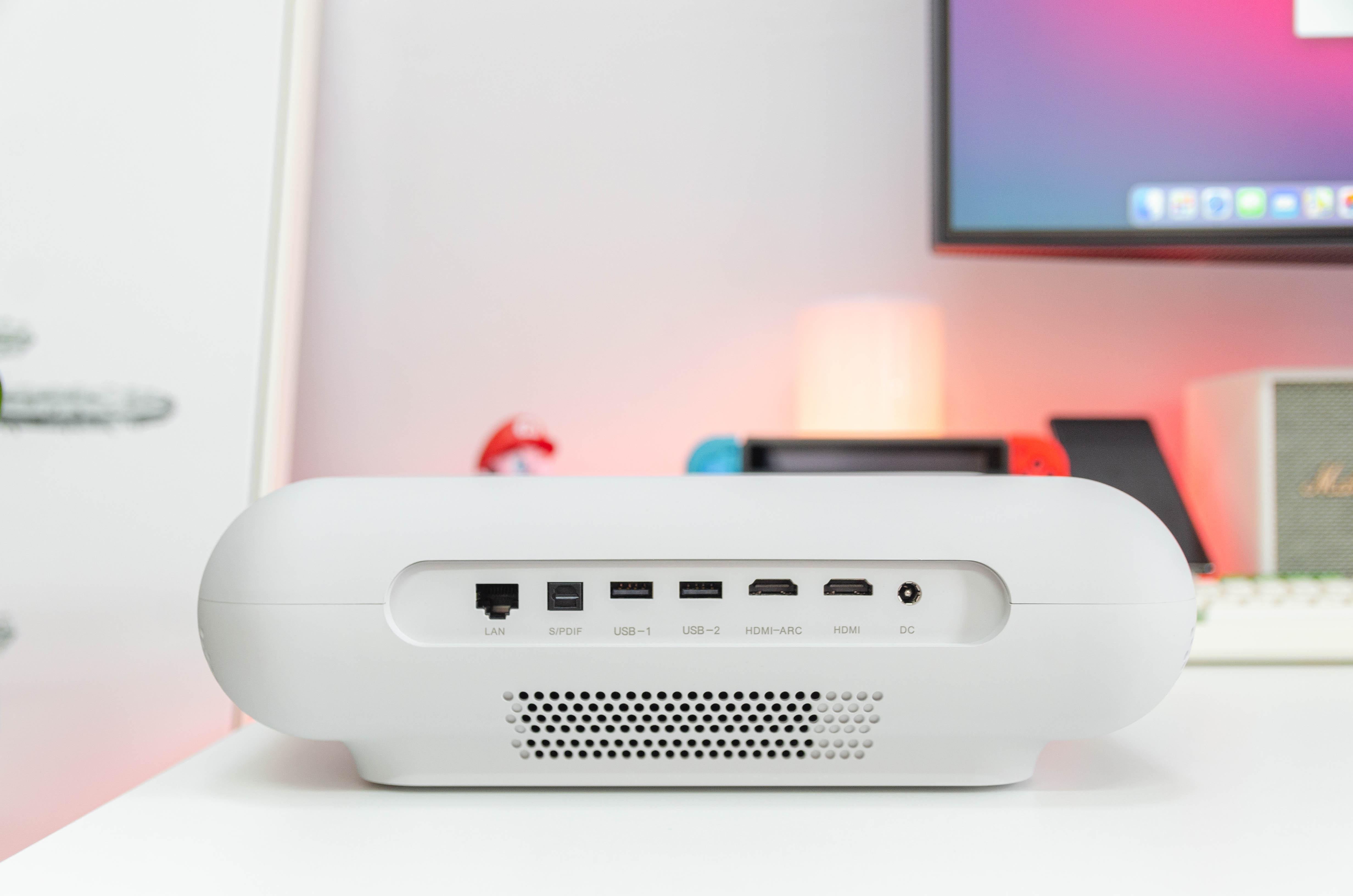 小空间投出大画面坚果智慧墙o1超近距投影体验