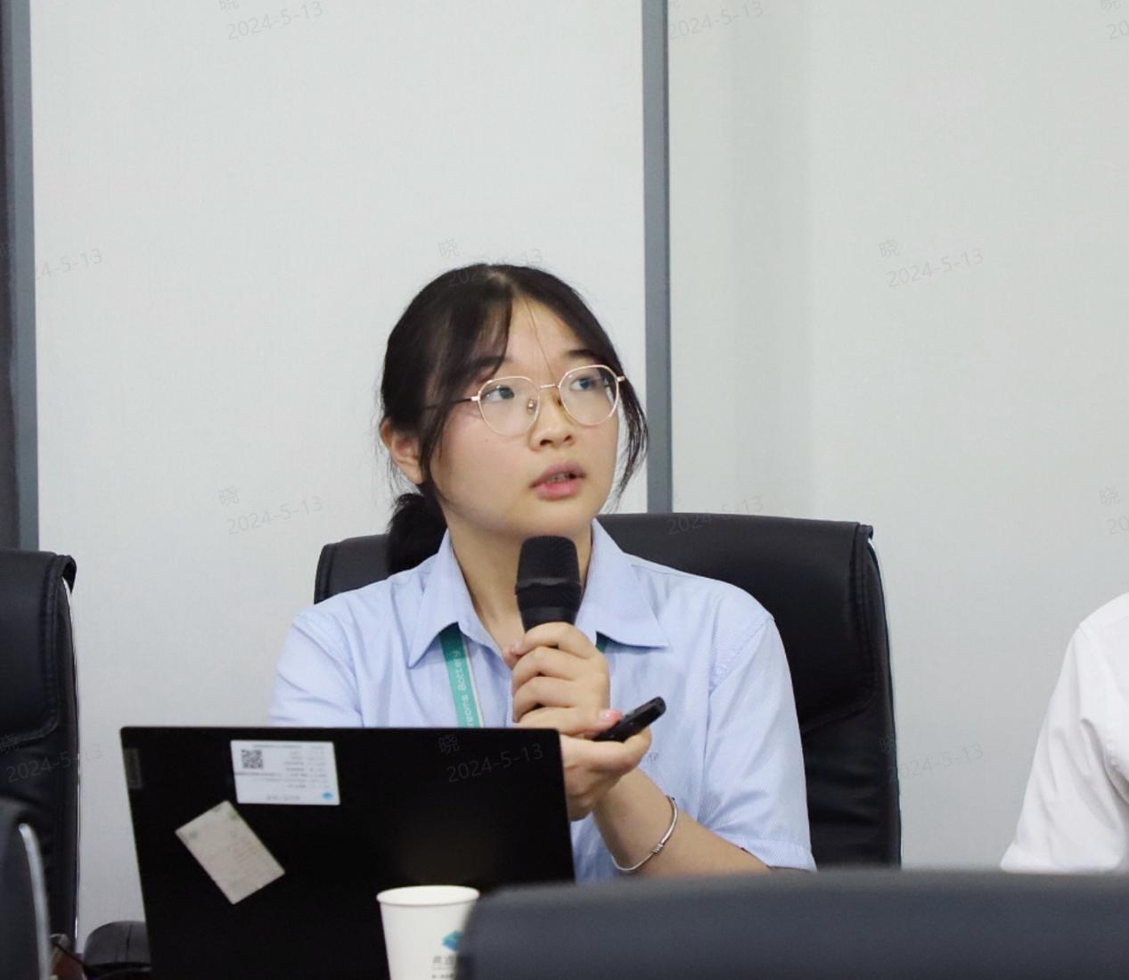 会议开始,由cpf工厂crm项目负责人吕娜,李晓就本项目