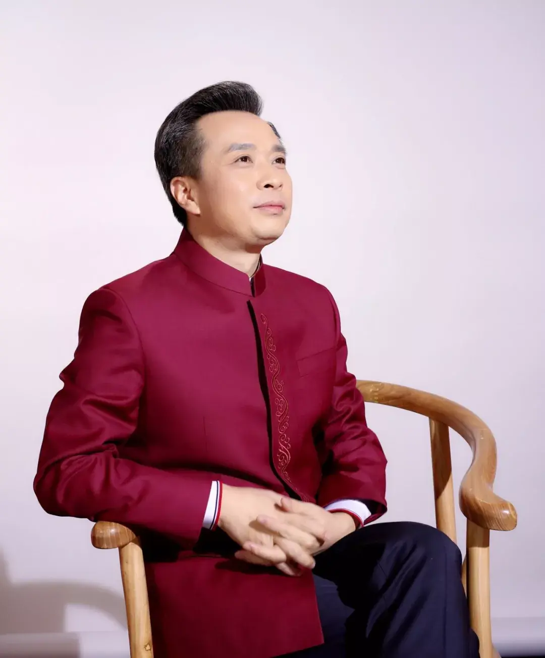 中国诗词大会康震自带流量但不哗众取宠的诗词男神