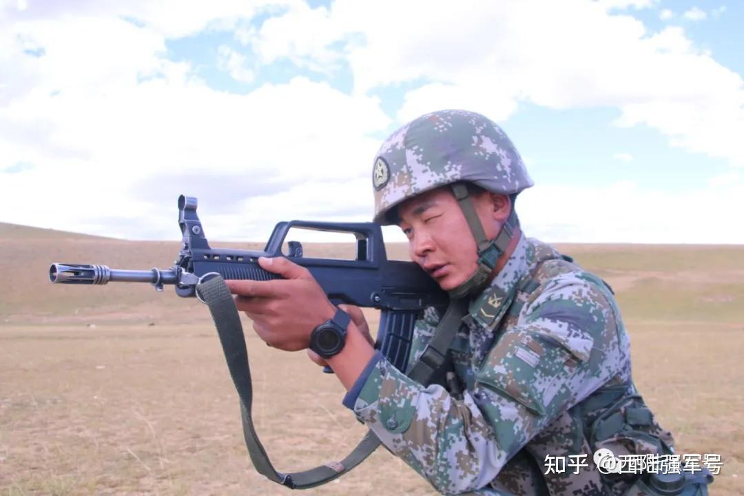 兩個同年兵體能特三級