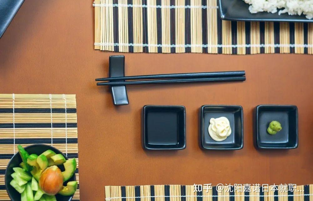 日本人餐桌上的细节之美丨筷子架