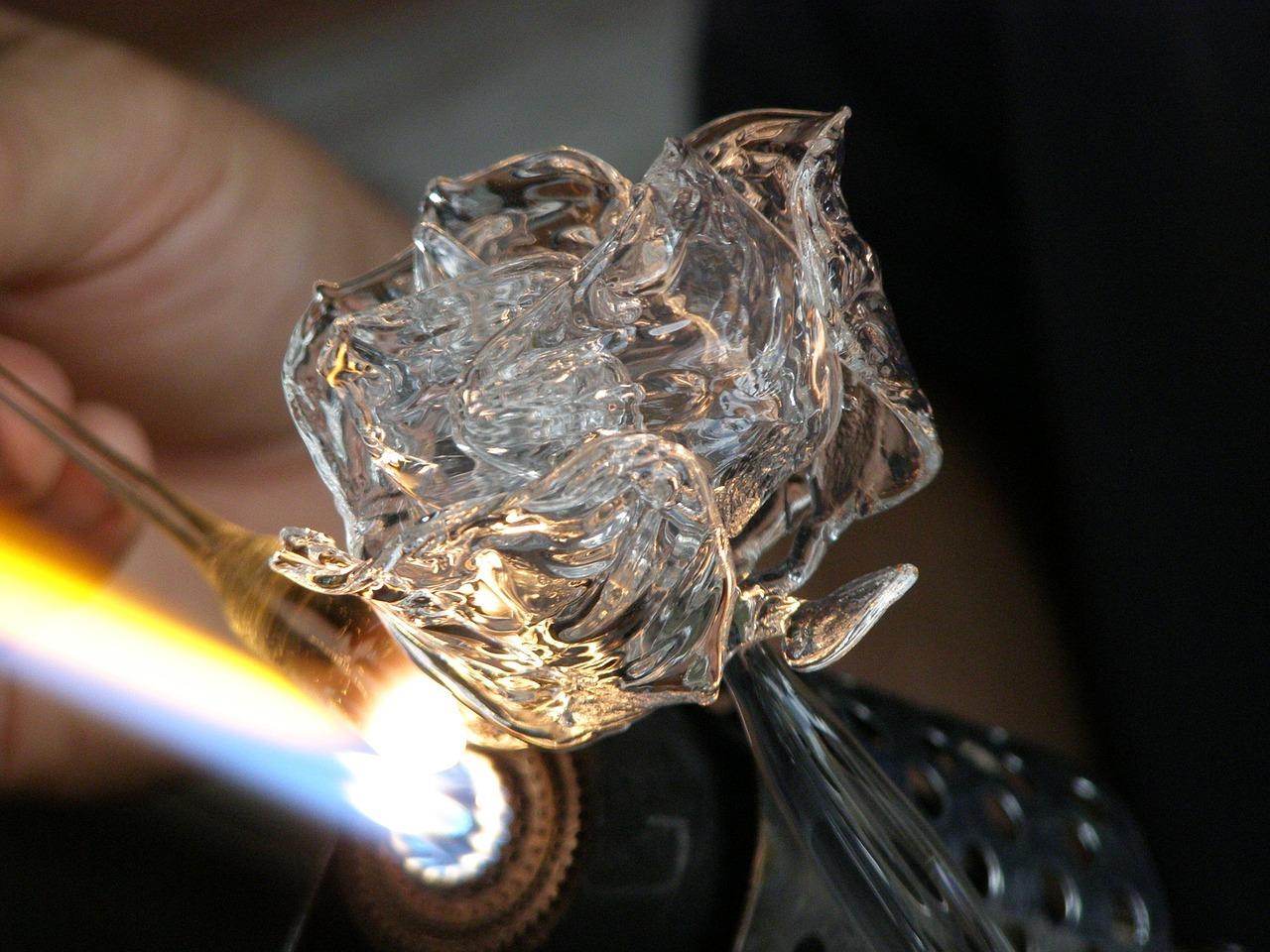 如何介绍玻璃裂彩画