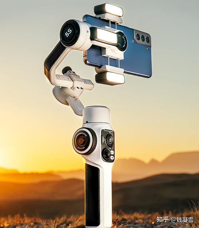 1,智云smooth q3智云smooth q3云台稳定器,不仅在设计上展现了便携性