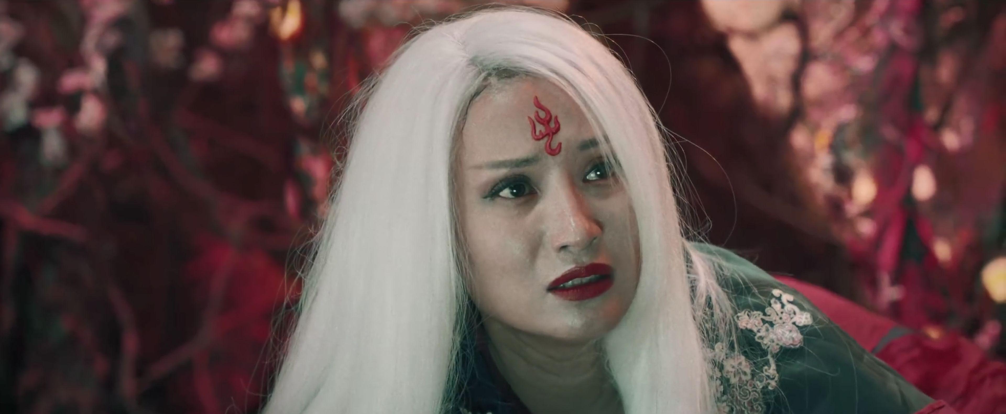 女子雪山中因怨而亡,复活后竟变成了漂亮雪妖,一部感人的奇幻片