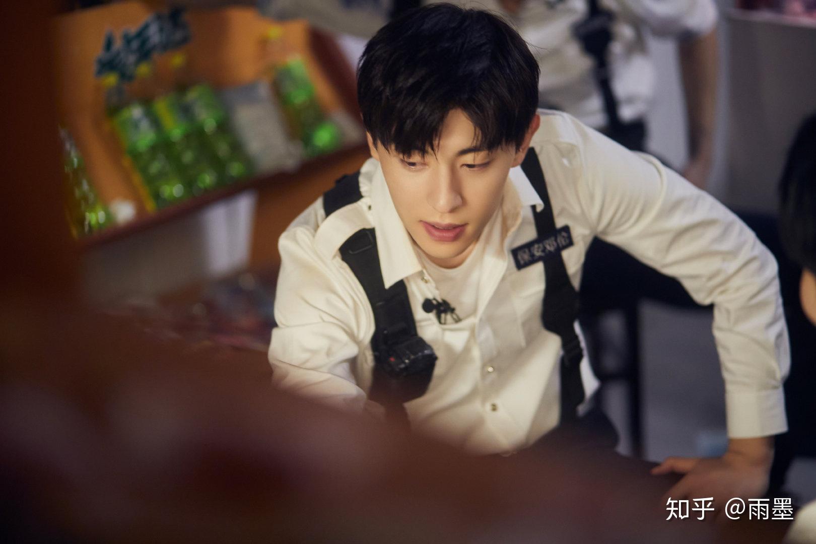 如何评价邓伦在密室大逃脱第二季里的表现