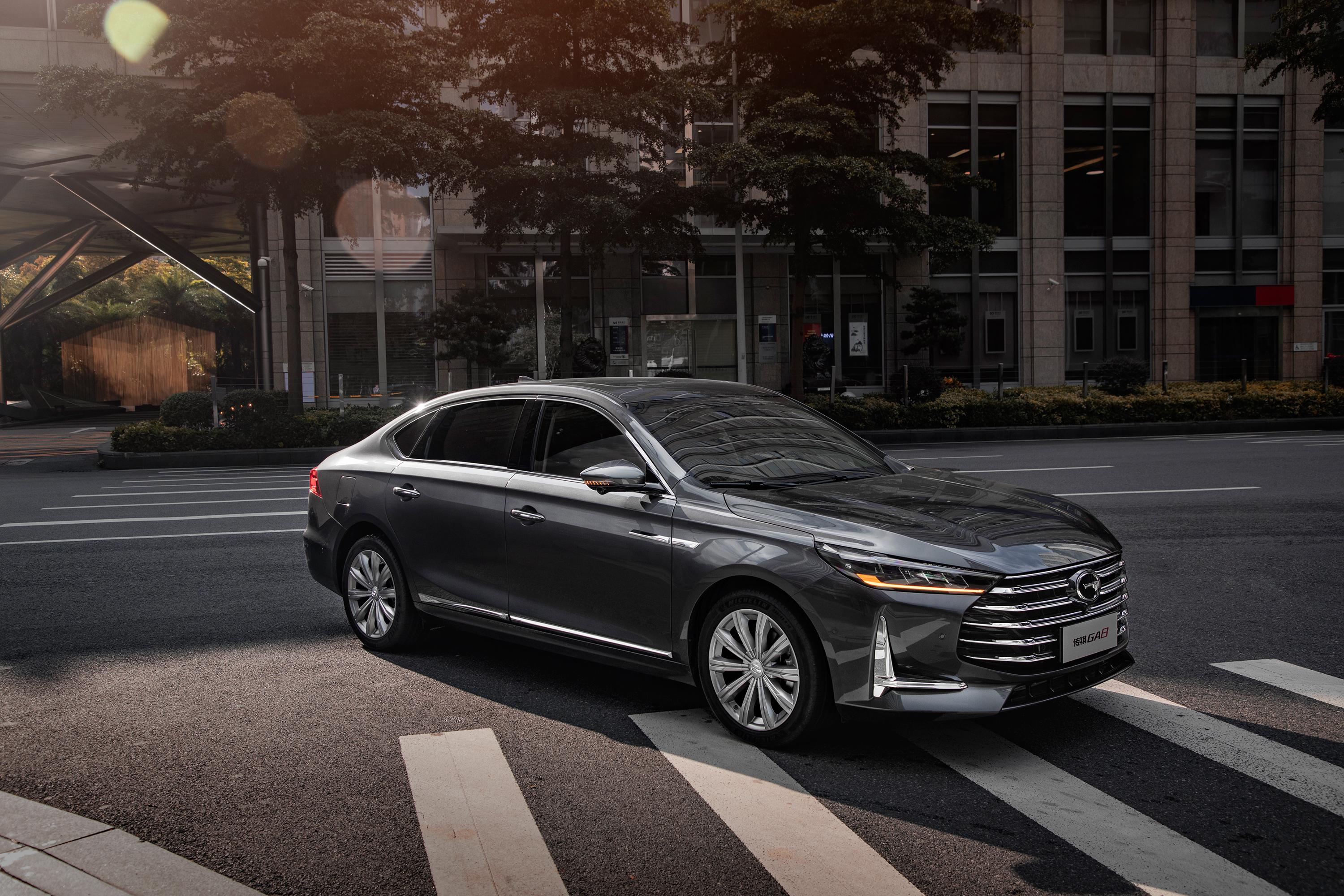 自主轿车再次冲击高端广汽传祺ga8上市售1568万起