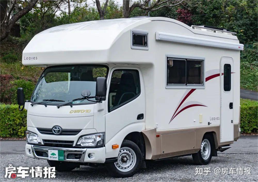 后上门的丰田轻卡房车长度不到5米车内却能住四口人设计真牛