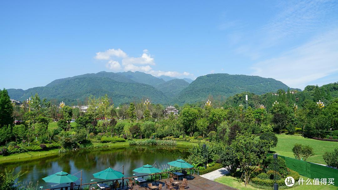 峨眉山首选,能遥望金顶的房间!