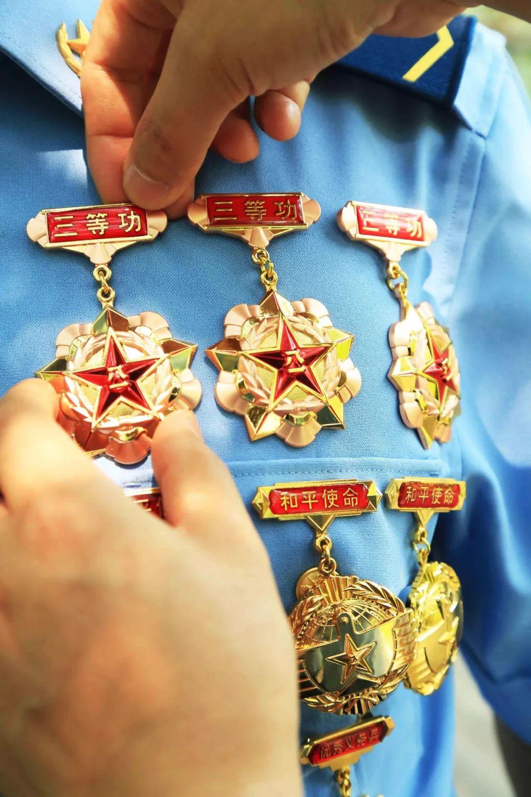 年度奖励指标的85用于训练表彰这支部队的官兵荣誉感爆棚